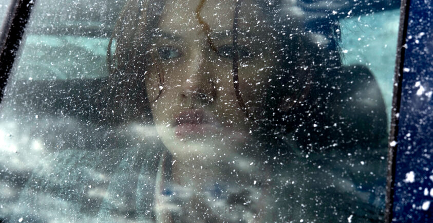 Crítica de “La hija”: el amor también produce sombras