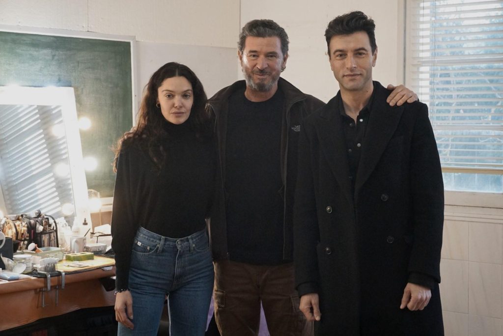 Julio Medem posa junto a Ana Rujas y Javier Rey, los protagonistas de la película 8 que se presentará en el Festival de Málaga 2025.
