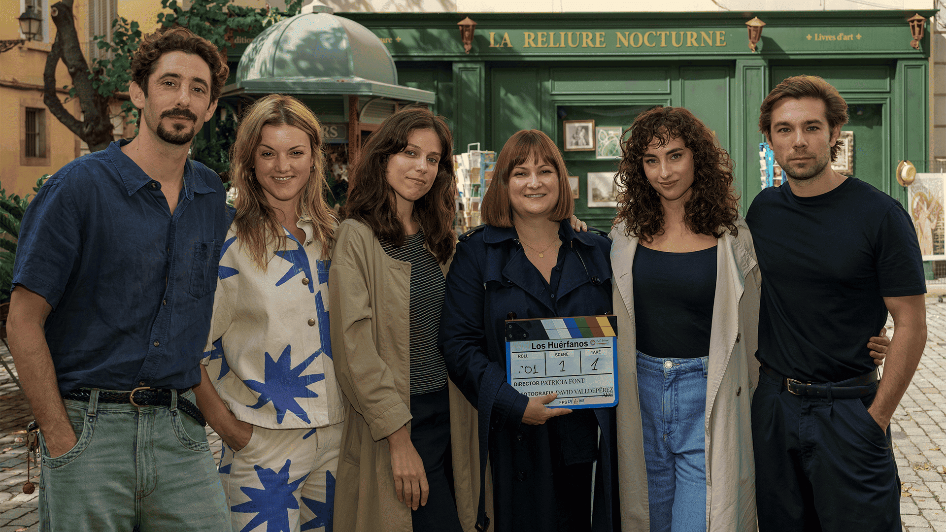 Reparto en el inicio de rodaje de la serie Los huérfanos para HBO Max